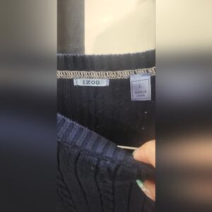 Very good condition Izod women's sweater.